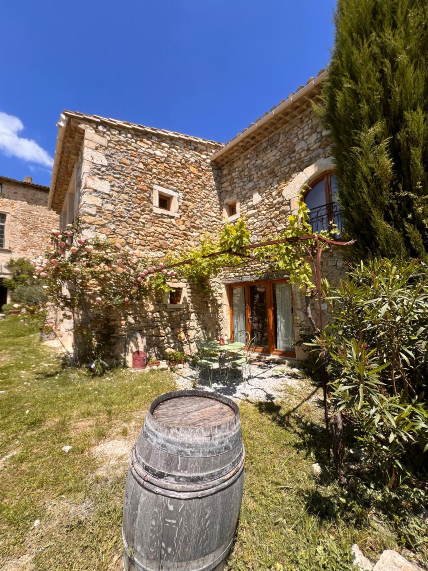 Gites Du Chateau D'Alencon Le Pegue Exterior photo